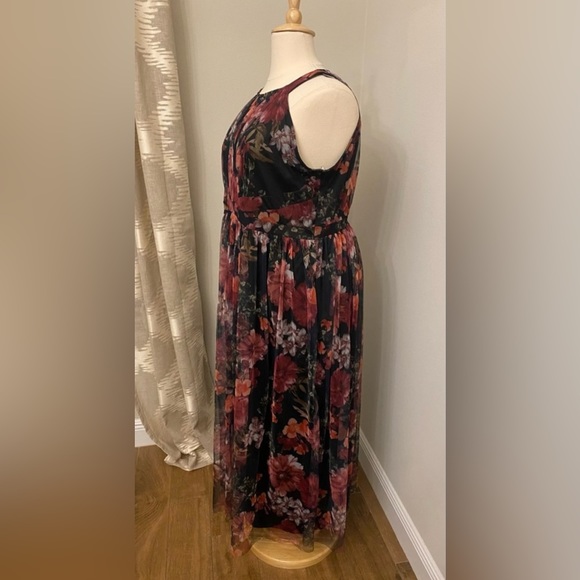 Plus Dress ❤️🖤 - Picture 2 of 7